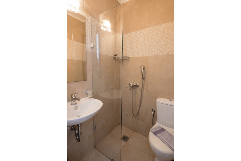 single-room-cosmopolit-hotel-bathroom